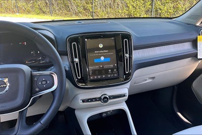 2026 Volvo XC40 B4 Plus