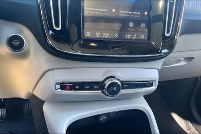 2026 Volvo XC40 B4 Plus