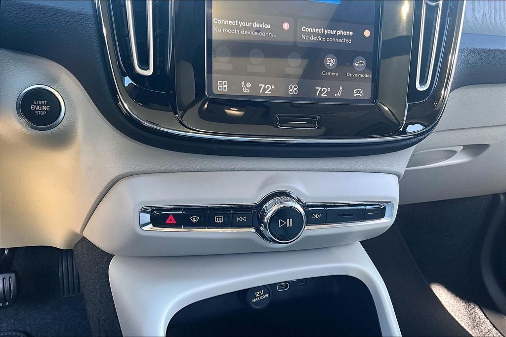 2026 Volvo XC40 B4 Plus