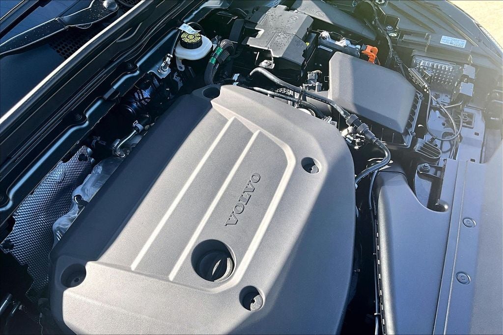 2026 Volvo XC40 B4 Plus