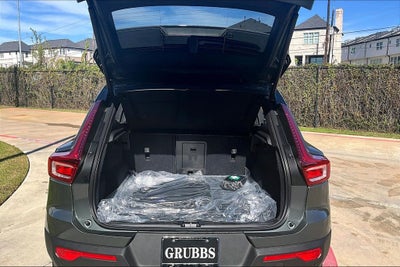 2026 Volvo XC40 B4 Plus