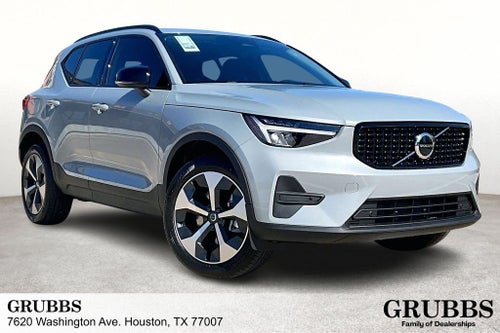 2026 Volvo XC40 B4 Core