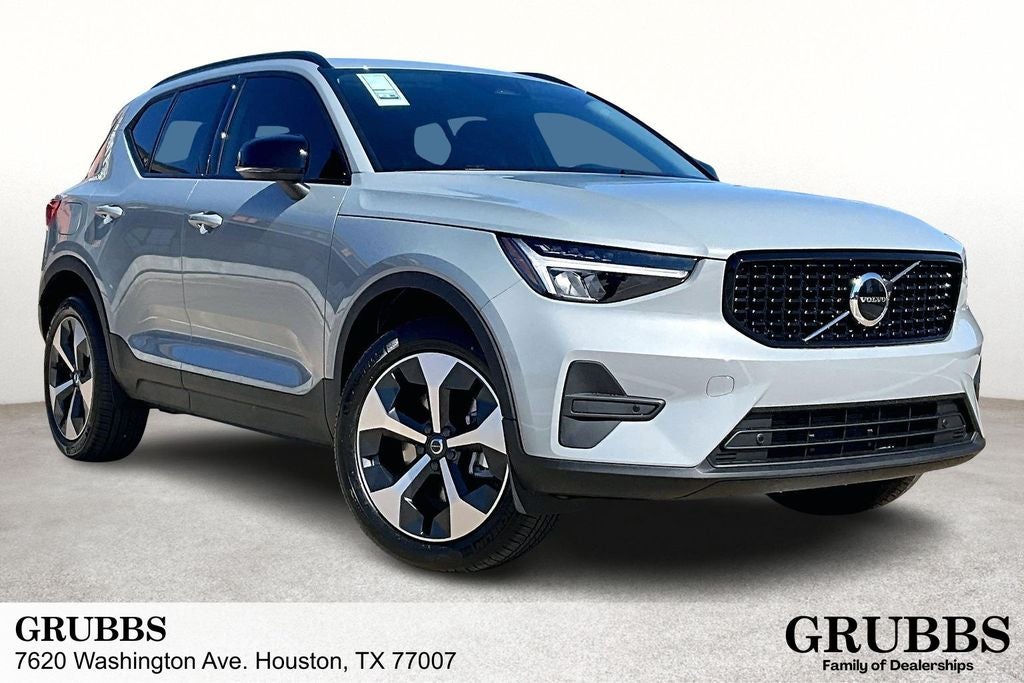 2026 Volvo XC40 B4 Core