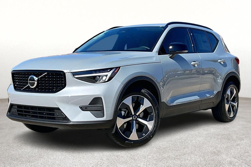 2026 Volvo XC40 B4 Core