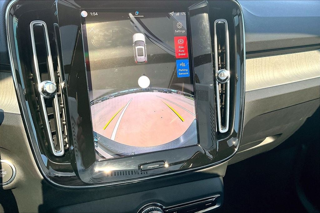 2026 Volvo XC40 B4 Core