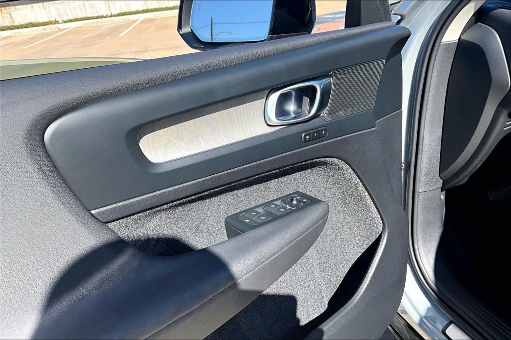 2026 Volvo XC40 B4 Core