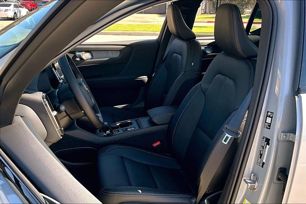 2026 Volvo XC40 B4 Core