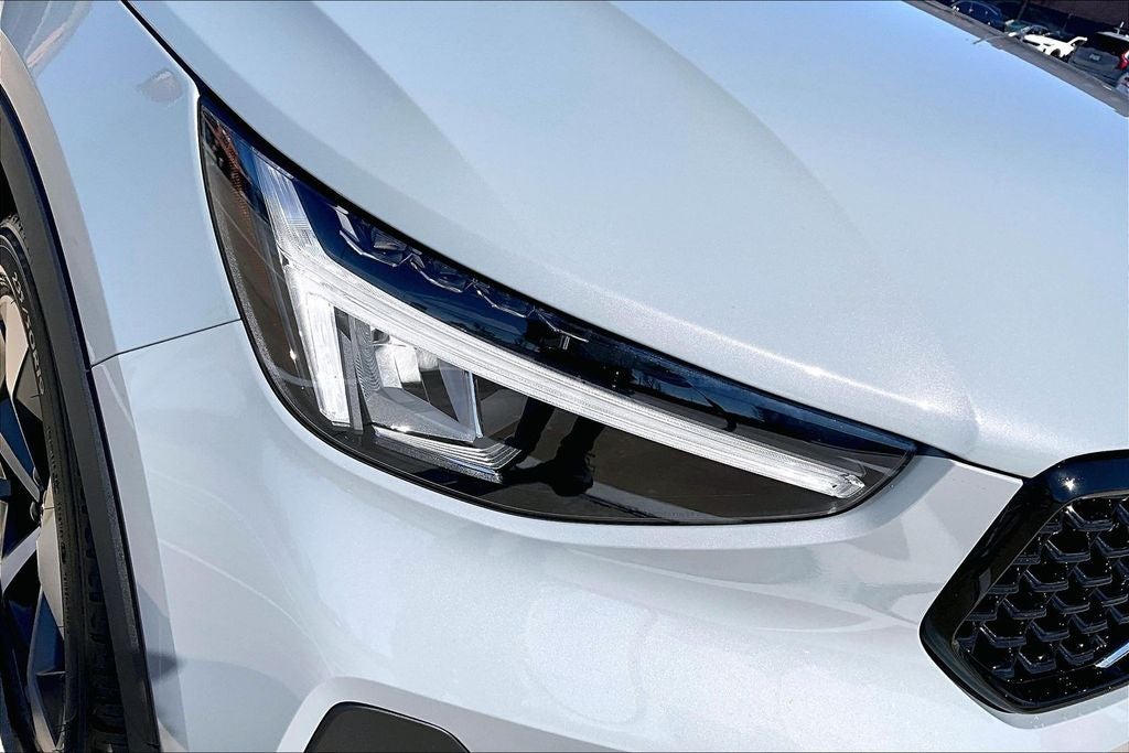 2026 Volvo XC40 B4 Core