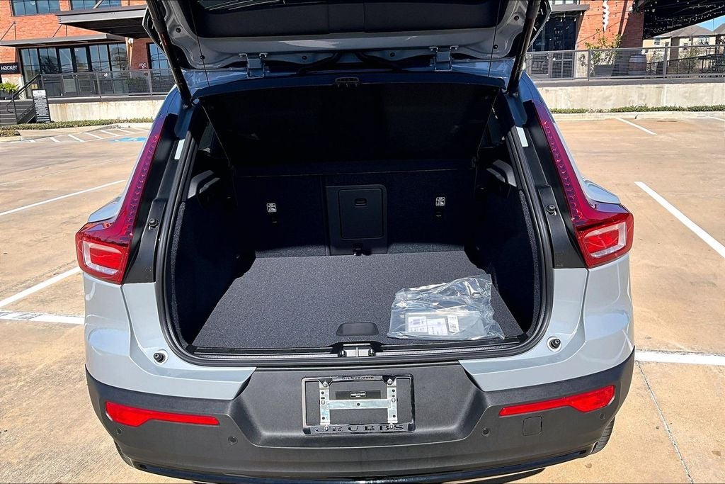 2026 Volvo XC40 B4 Core