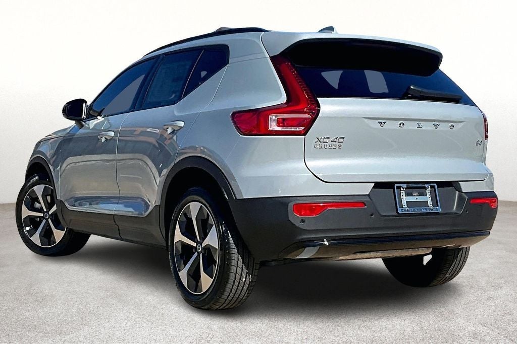 2026 Volvo XC40 B4 Core