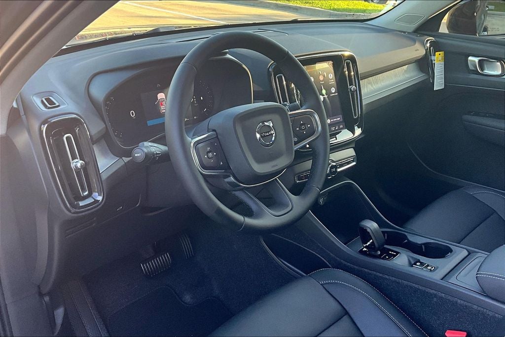 2026 Volvo XC40 B4 Core