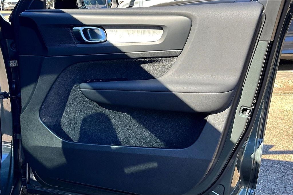 2026 Volvo XC40 B4 Core