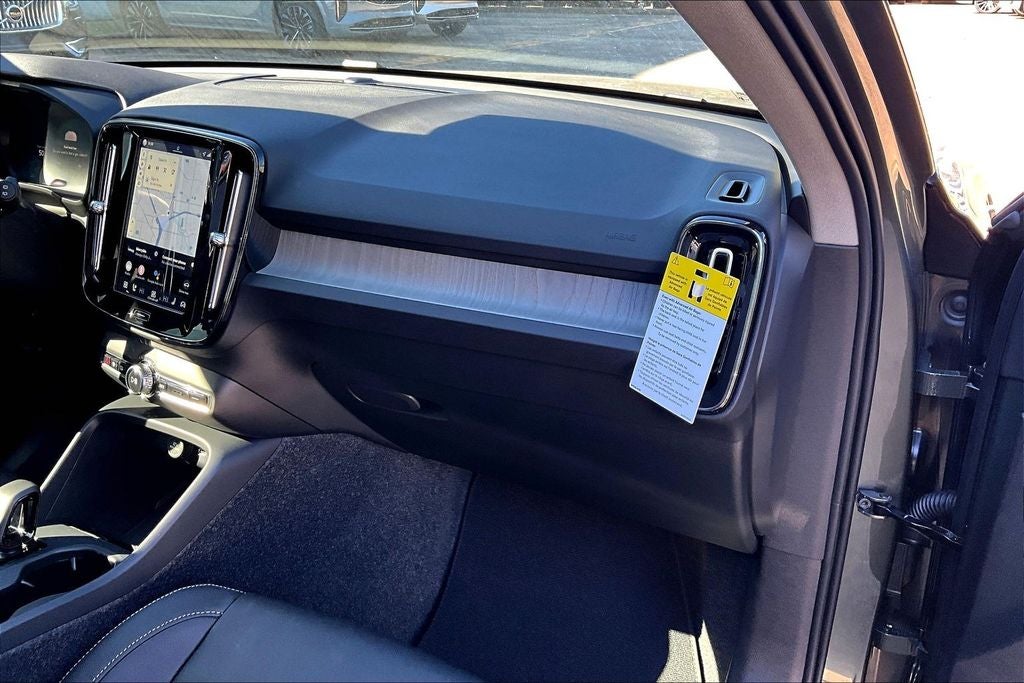 2026 Volvo XC40 B4 Core