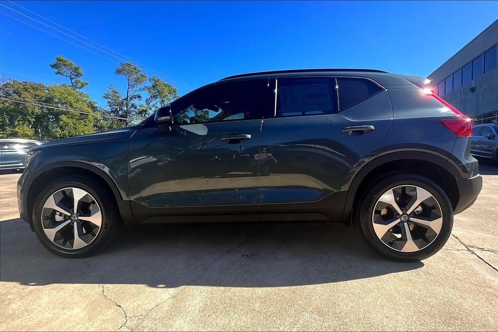 2026 Volvo XC40 B4 Core