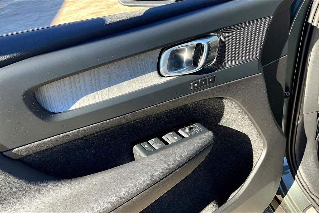 2026 Volvo XC40 B4 Core