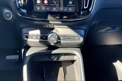 2026 Volvo XC40 B4 Core