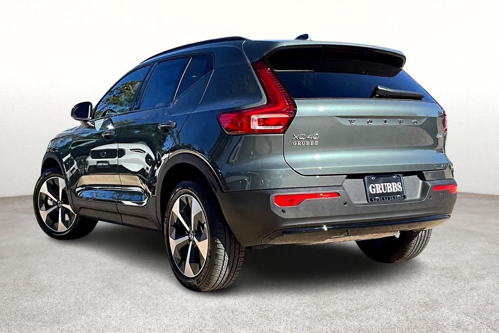 2026 Volvo XC40 B4 Core