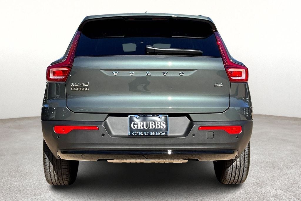 2026 Volvo XC40 B4 Core