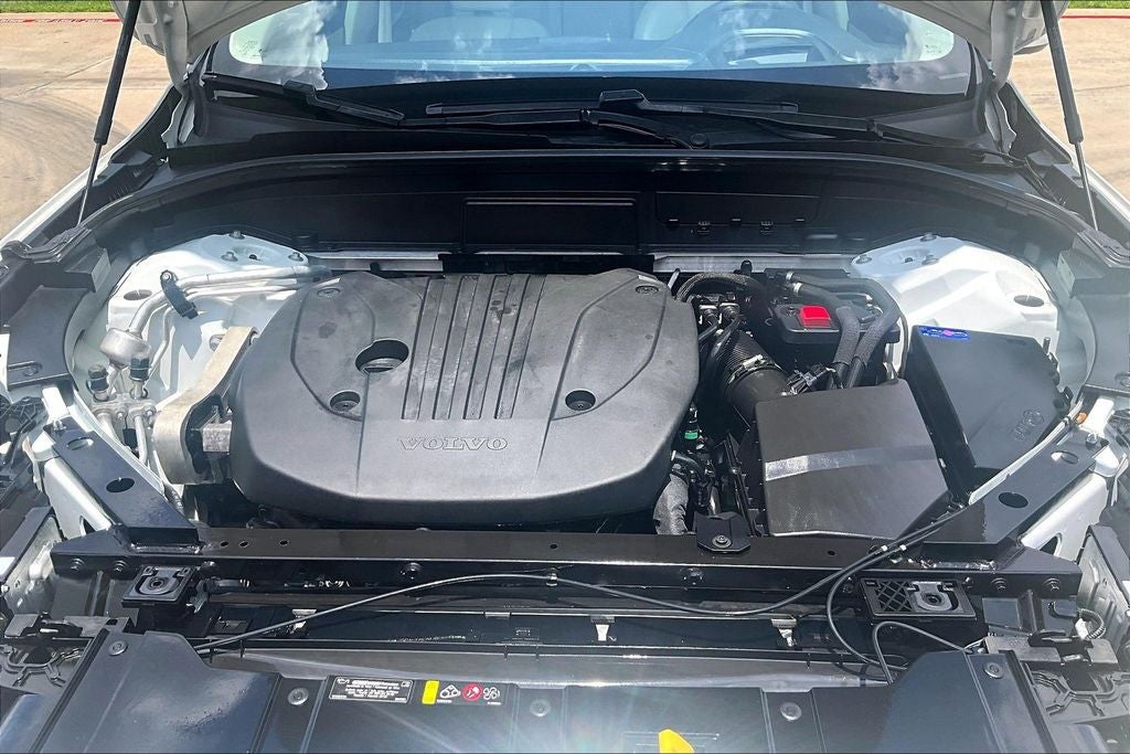 2023 Volvo XC60 B5 Ultimate Bright Theme