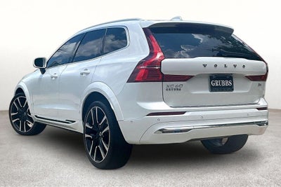 2023 Volvo XC60 B5 Ultimate Bright Theme