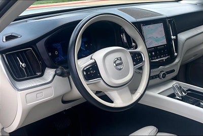 2023 Volvo XC60 B5 Ultimate Bright Theme