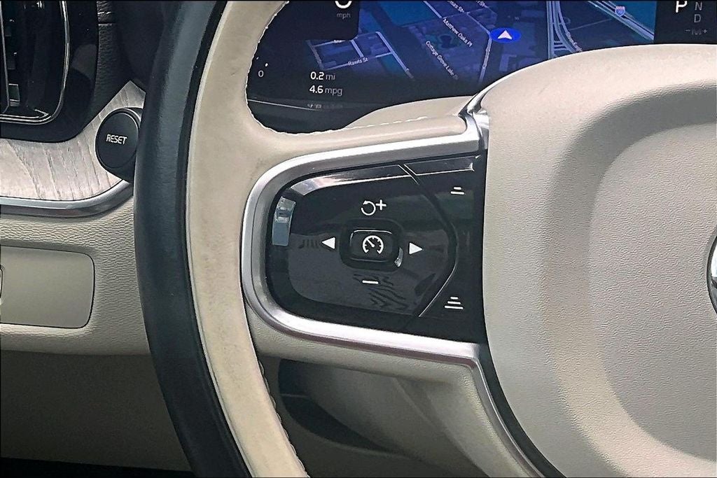 2023 Volvo XC60 B5 Ultimate Bright Theme