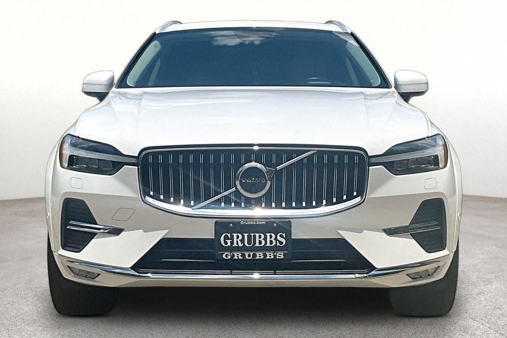 2023 Volvo XC60 B5 Ultimate Bright Theme