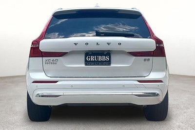 2023 Volvo XC60 B5 Ultimate Bright Theme