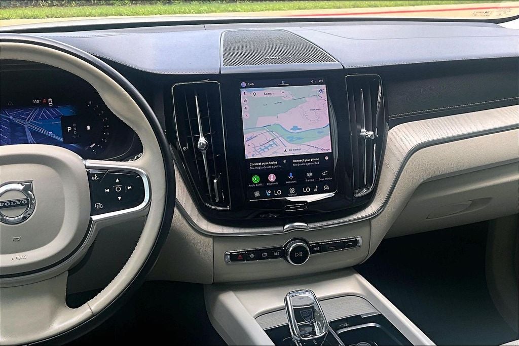 2023 Volvo XC60 B5 Ultimate Bright Theme