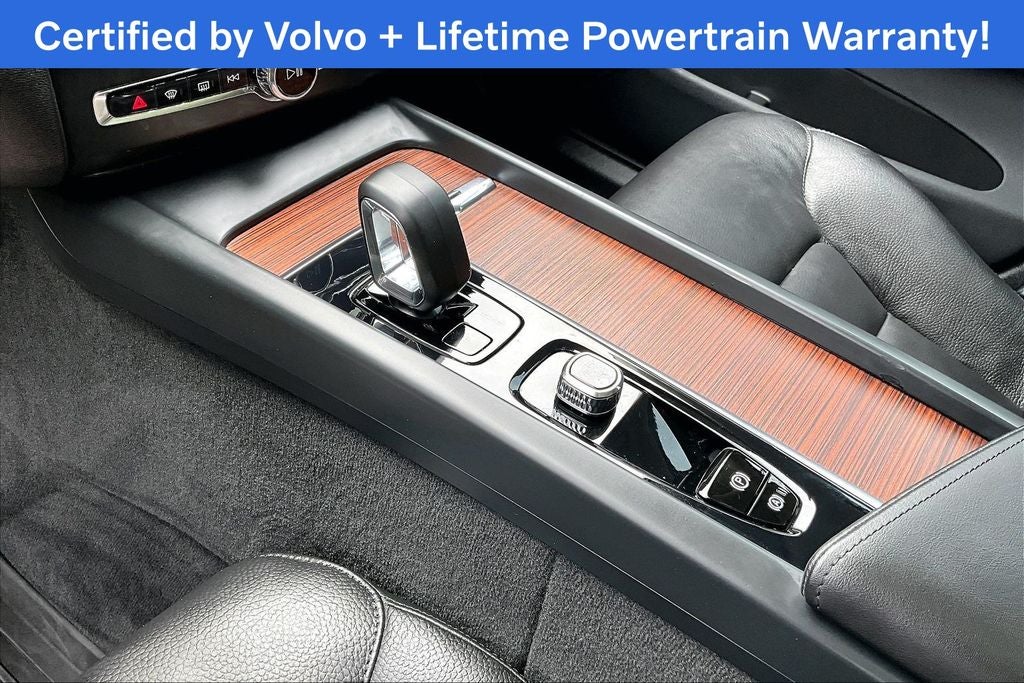 2023 Volvo XC60 B5 Plus Bright Theme