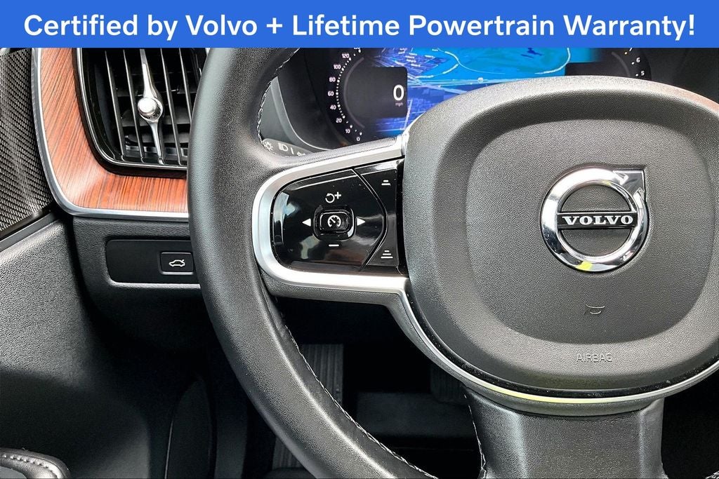 2023 Volvo XC60 B5 Plus Bright Theme
