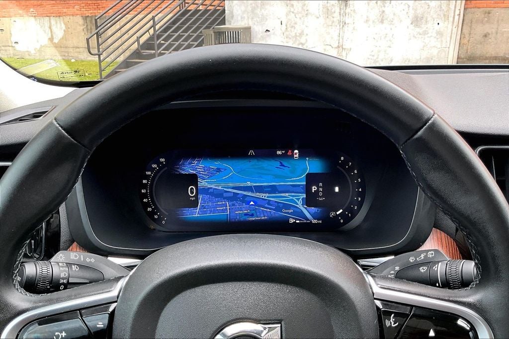 2023 Volvo XC60 B5 Plus Bright Theme