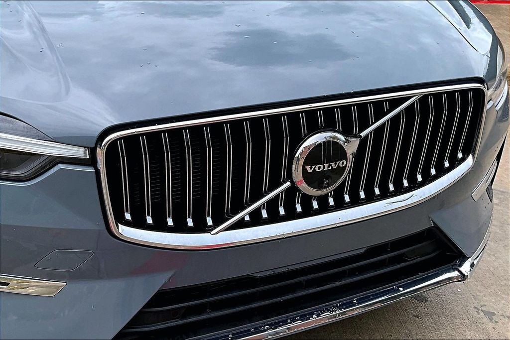 2023 Volvo XC60 B5 Plus Bright Theme