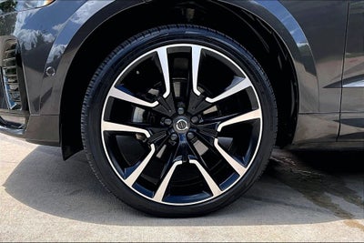 2023 Volvo XC60 B5 Ultimate Dark Theme