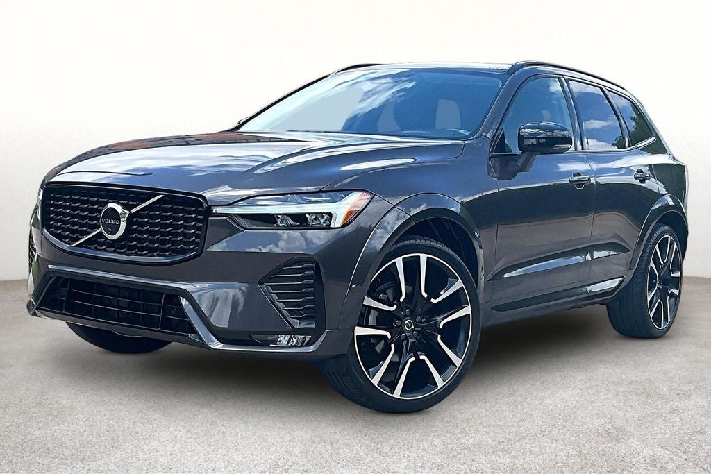 2023 Volvo XC60 B5 Ultimate Dark Theme