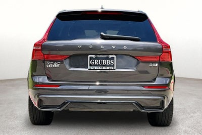 2023 Volvo XC60 B5 Ultimate Dark Theme
