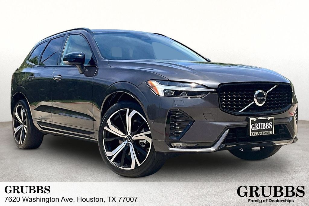 2023 Volvo XC60 B5 Ultimate Dark Theme