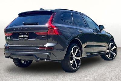 2023 Volvo XC60 B5 Ultimate Dark Theme