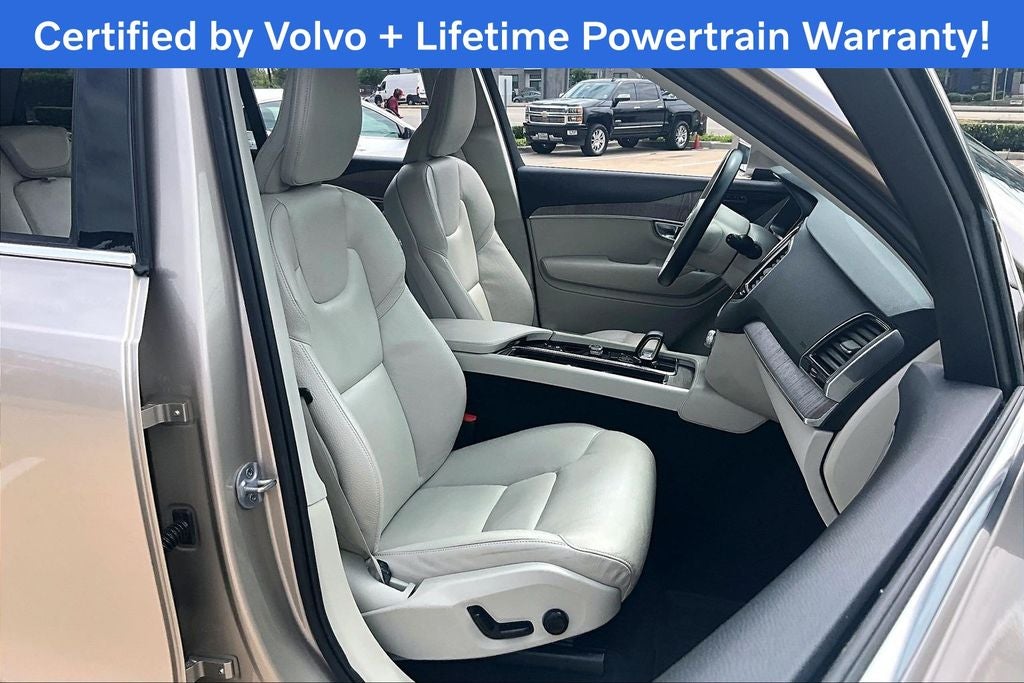 2024 Volvo XC90 B5 Plus
