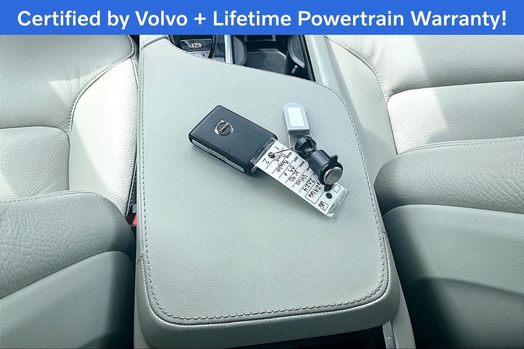 2024 Volvo XC90 B5 Plus