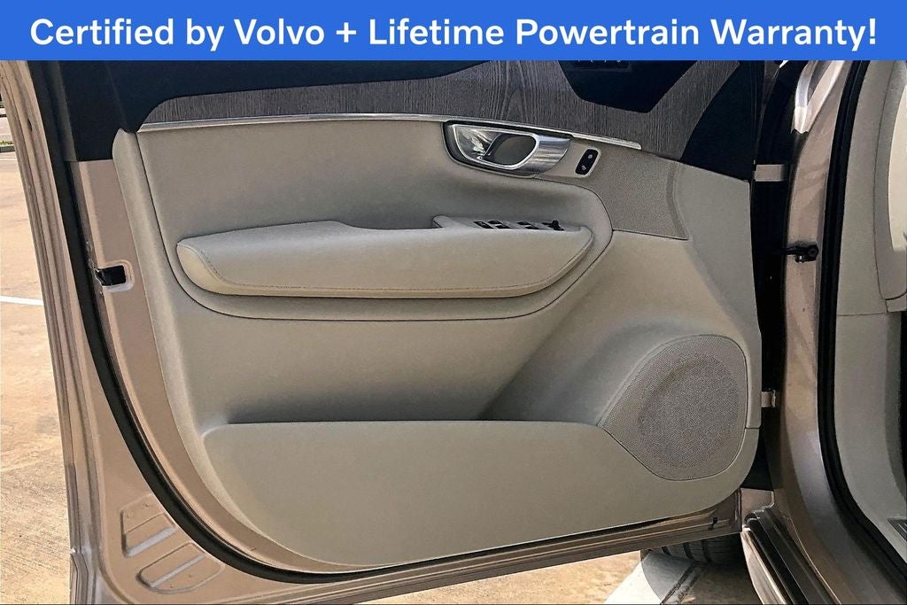 2024 Volvo XC90 B5 Plus