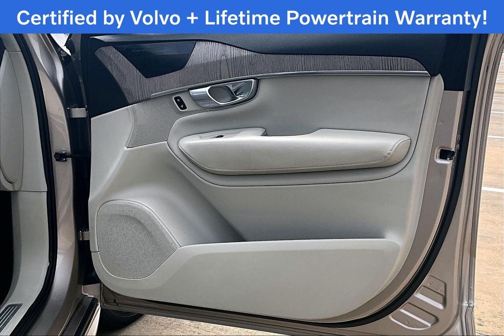 2024 Volvo XC90 B5 Plus