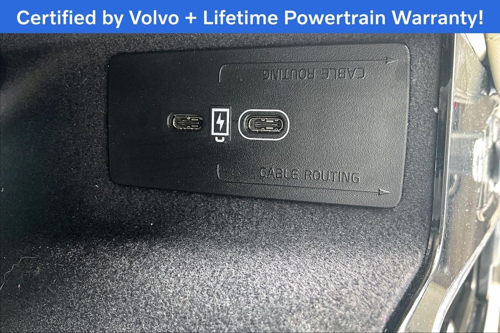 2024 Volvo XC90 B5 Plus