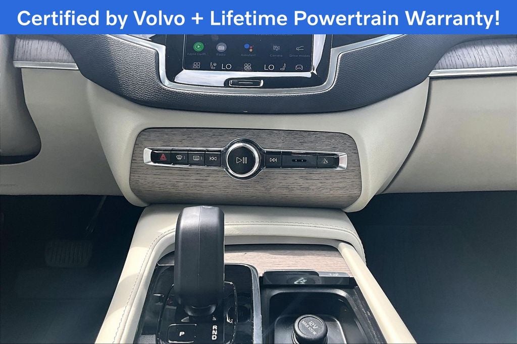 2024 Volvo XC90 B5 Plus
