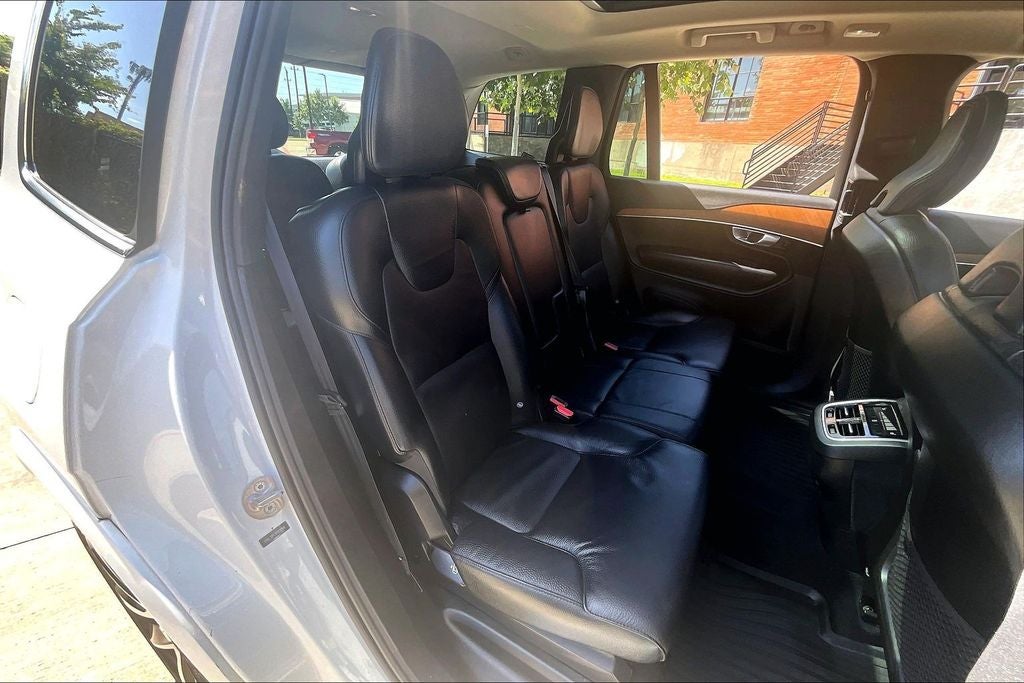2024 Volvo XC90 B5 Plus