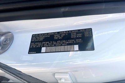 2024 Volvo XC90 B5 Plus