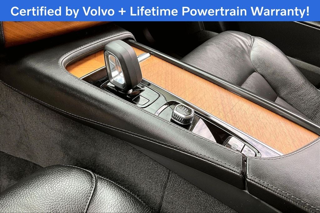 2024 Volvo XC90 B5 Plus