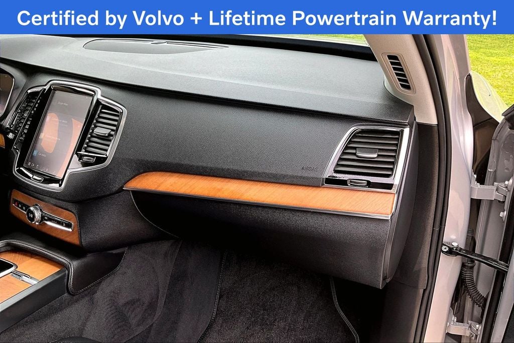 2024 Volvo XC90 B5 Plus