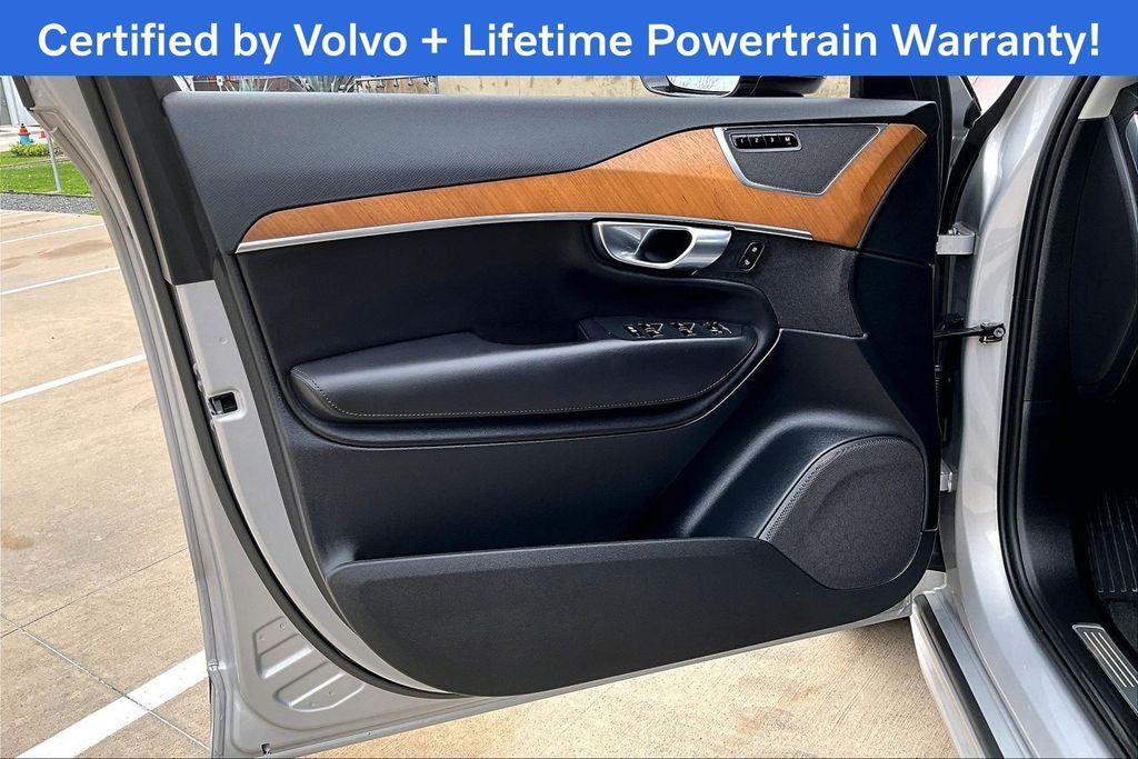 2024 Volvo XC90 B5 Plus