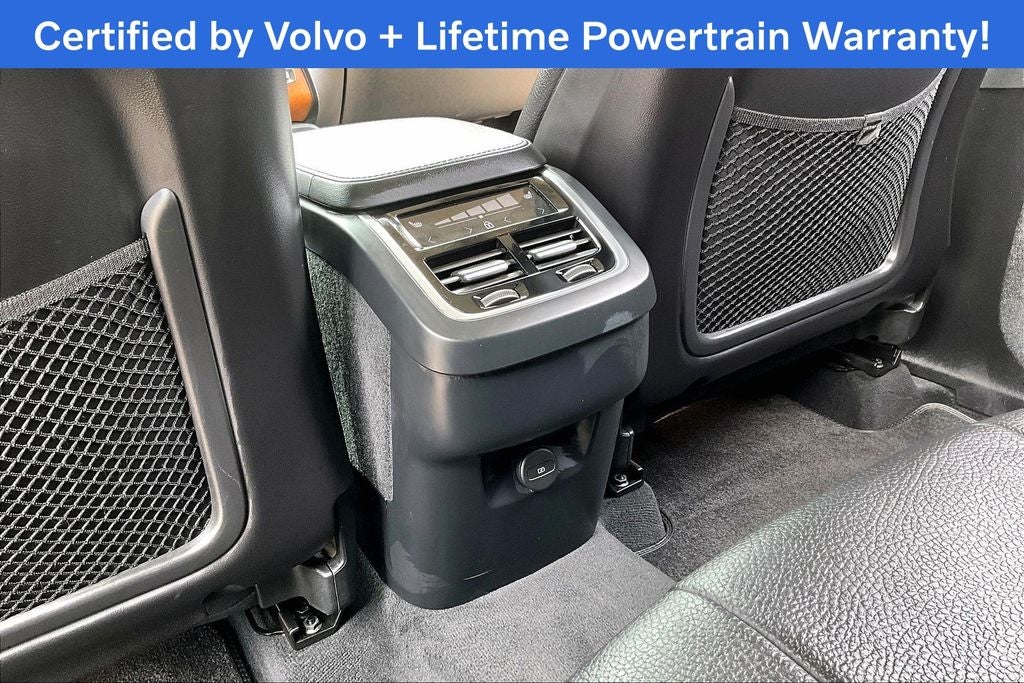 2024 Volvo XC90 B5 Plus